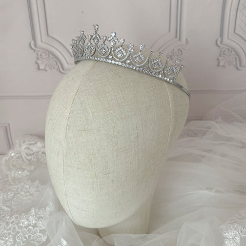 Tiara "Isabela"
